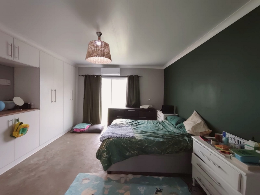 6 Bedroom Property for Sale in Flamwood North West